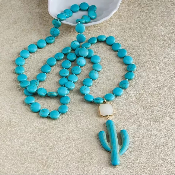 Western Cactus Turquoise Natural Stone Howlite Beaded Necklace - Picture 1 of 5